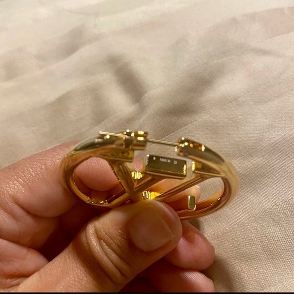 **SOLD**❤️Louis Vuitton Louise Earrings ❤️ - Picture 4 of 7